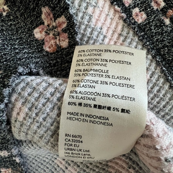 NWOT We The Free Black and Pink Floral Long Sleeve Top - Picture 8 of 8